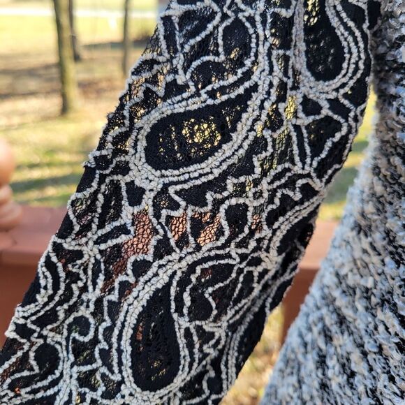 Anthropologie Escio Women's Black Ivory Long Lace Sleeve Wide Neck Sweater Sz S - Picture 12 of 16